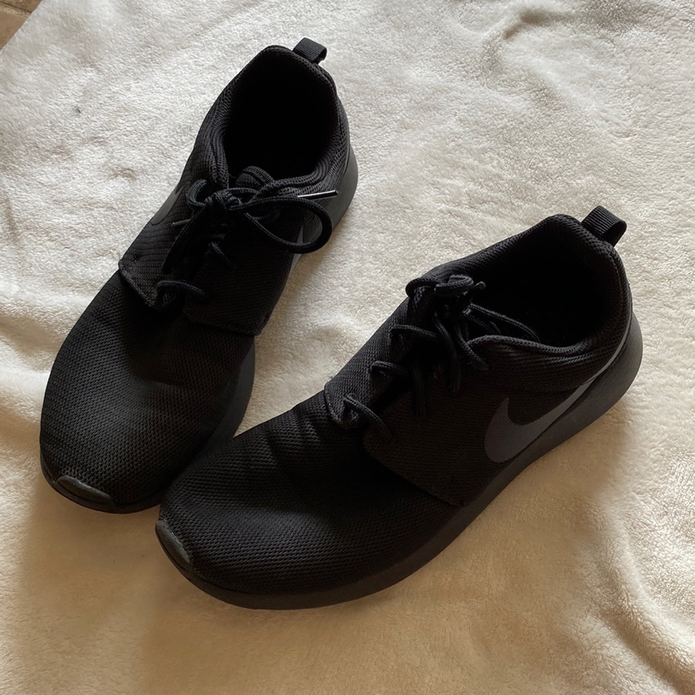 Nike Athletic Tennis Shoes